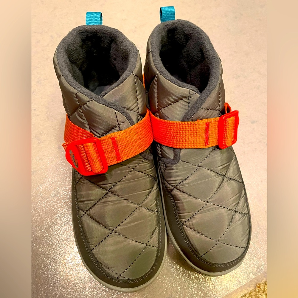NIB Chaco Ramble Puff Bootie Dark Grey Color Kids Size 6